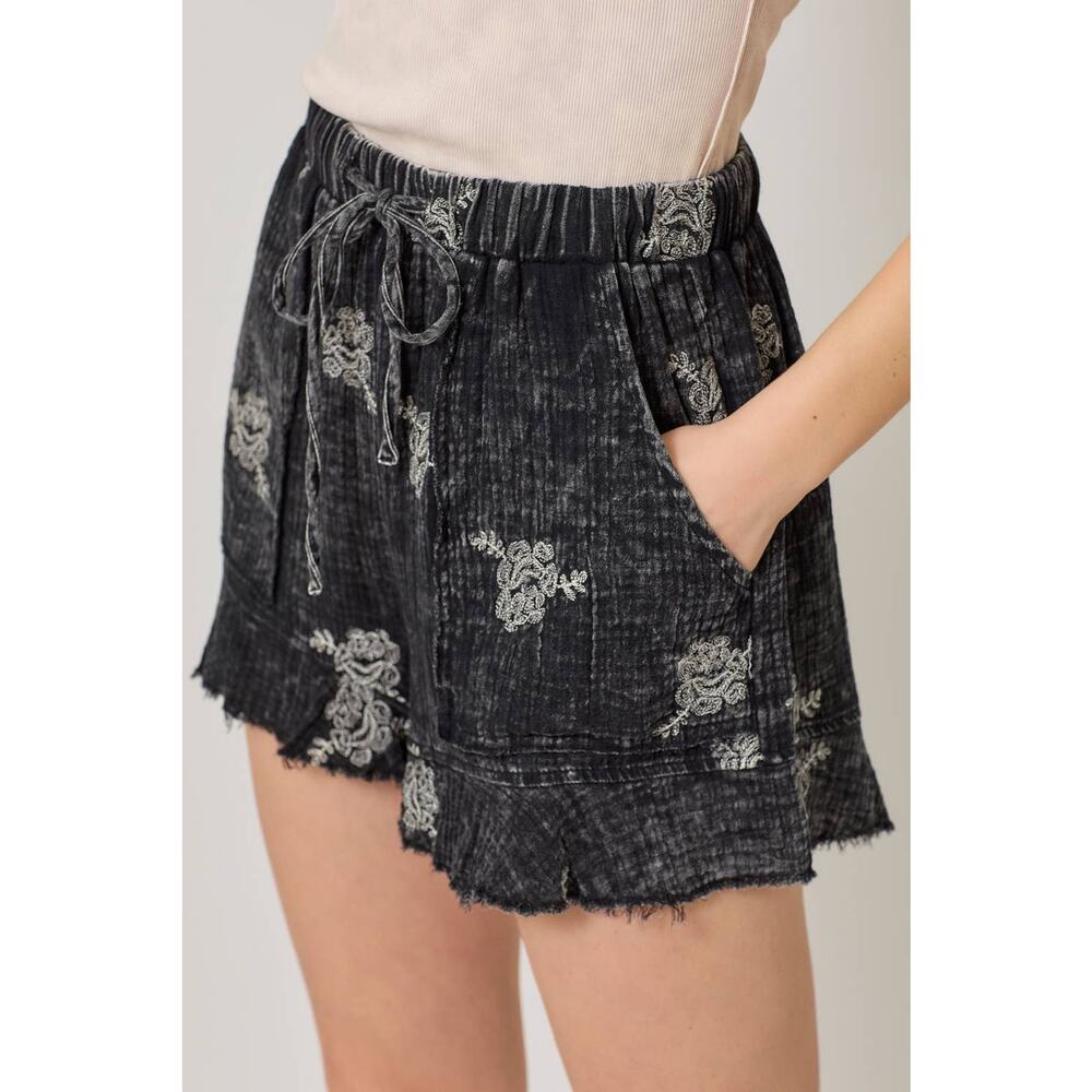 "Rosebush" Double Gauze Ruffle Shorts in Washed Black